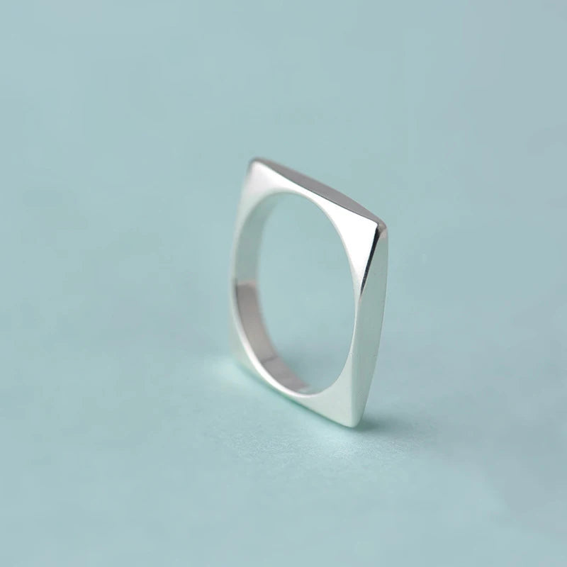 Inel cu design modern geometric pentru femei