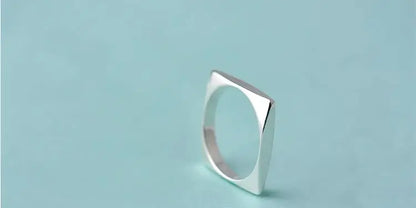 Inel cu design modern geometric pentru femei