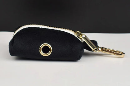 Set Deluxe pentru membrul pufos al familiei - Accesorii Deluxe din catifea neagra pentru catei - Accesoriile pot fi gravate (nu se vand personalizate!)