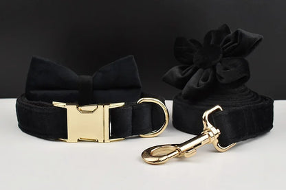 Set Deluxe pentru membrul pufos al familiei - Accesorii Deluxe din catifea neagra pentru catei - Accesoriile pot fi gravate (nu se vand personalizate!)