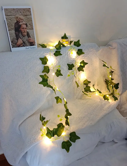 Viță de vie de iederă cu frunze verzi false de 2 metri cu șir de lumini LED pentru decorarea dormitorului de acasă, ghirlandă de plante artificiale strălucitoare, decor pentru acasă
